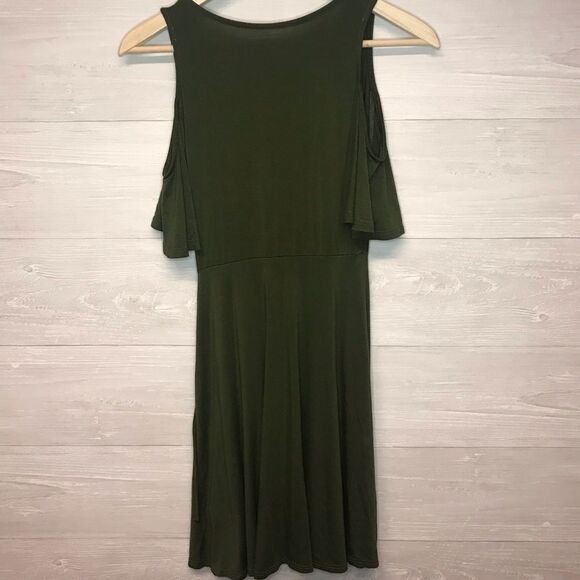 Alya Cold Shoulder Wrap Dress  | Francescas Brand Green Fit and Flowy Flattering - Picture 4 of 5